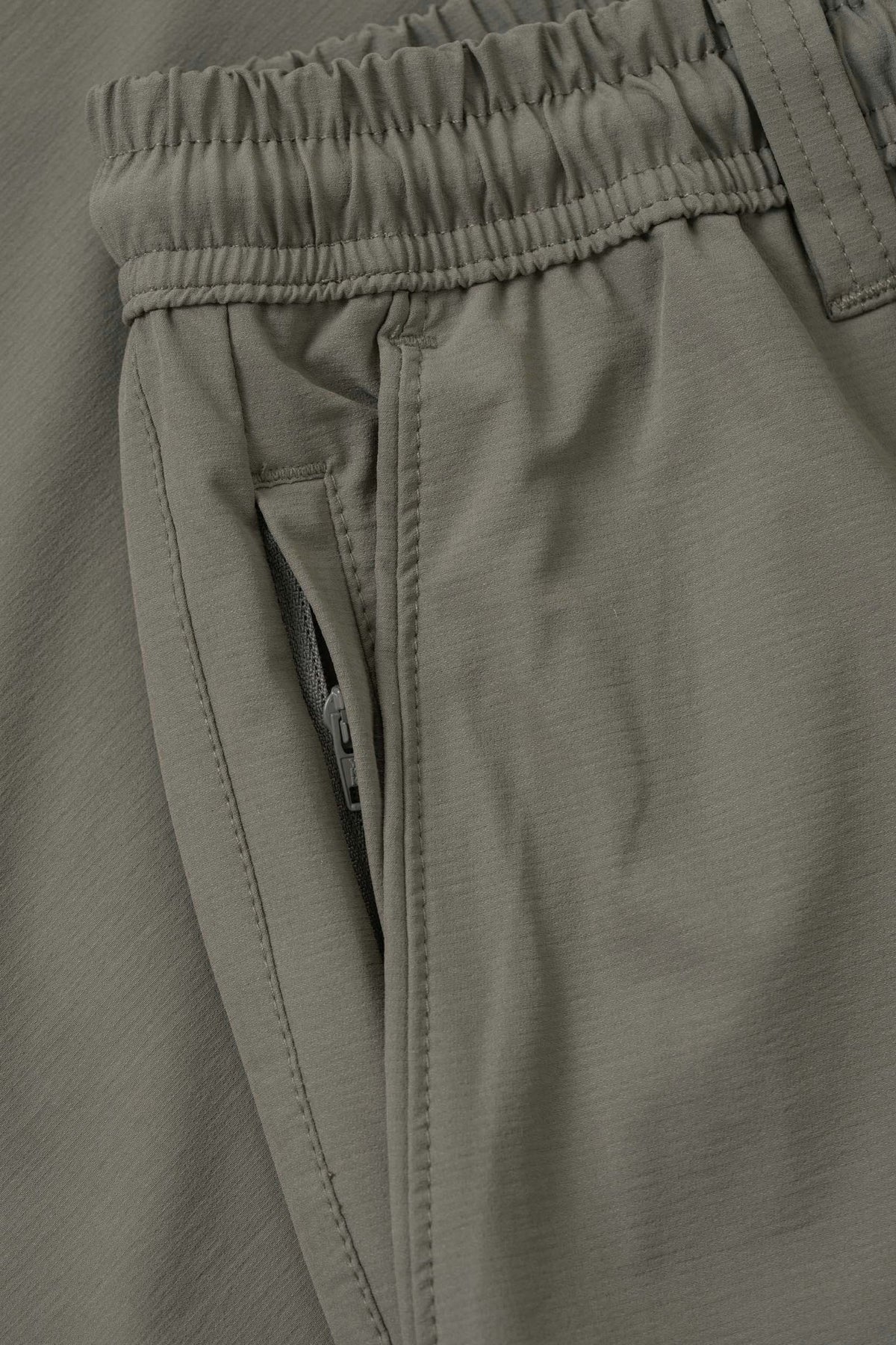 DOUWE MACARÉ X REELL CHINO GREY GREEN